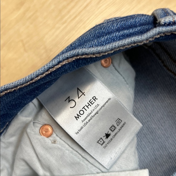 MOTHER The Weekender Fray wash Meet Cute, style # 1535Q-1008 - Picture 8 of 9